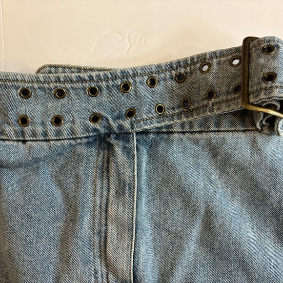 Denim later 80s early 90s skirt with belt attached - Picture 4 of 5
